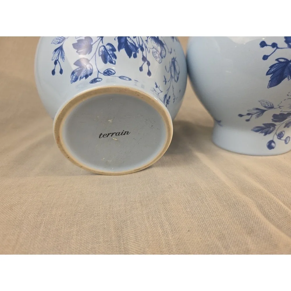 Anthropologie White Blue Floral Ceramic Vases Set of 2 Chinoiserie‎ Style Decor